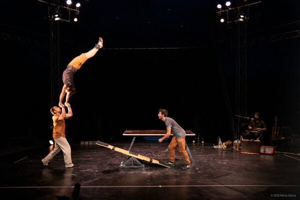 «Quizás no hay final». Circ Pistolet lleva su música y acrobacias al Teatro Oriente (17:30)