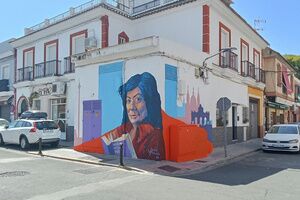 La artista moronense Isabel Valle realiza un mural dedicado a Almudena Grandes y a su obra 