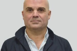 El delegado de Cultura presenta las próximas actividades literarias y escénicas con dos presentaciones de libros y la obra ‘Haced con mi piel un tambor’